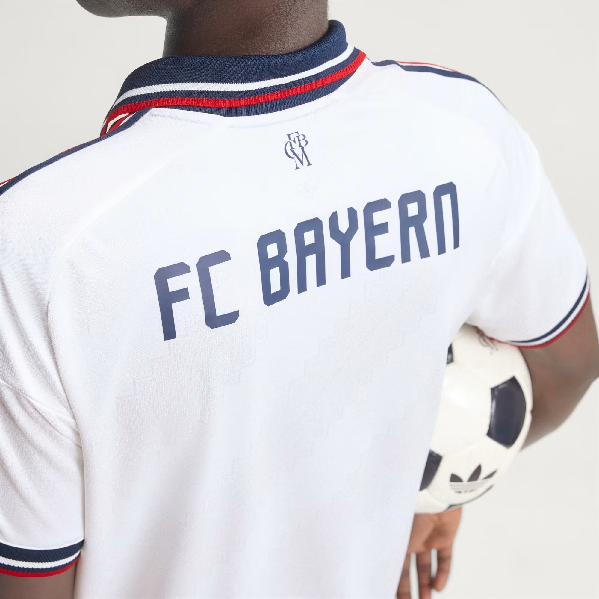 Olise #17 FC Bayern München Away 26/27 Jersey (Player Version)